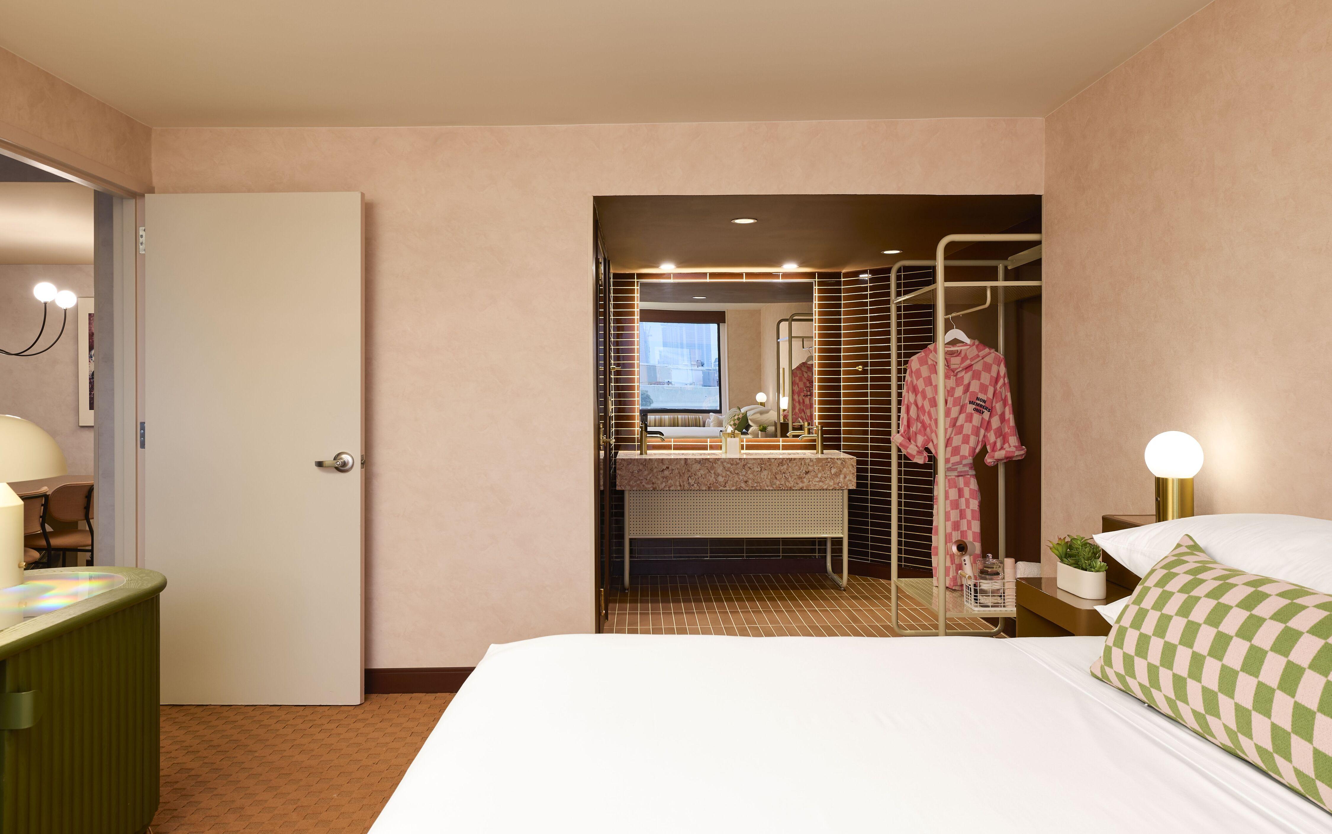 Downright Austin, A Renaissance Hotel Exterior foto