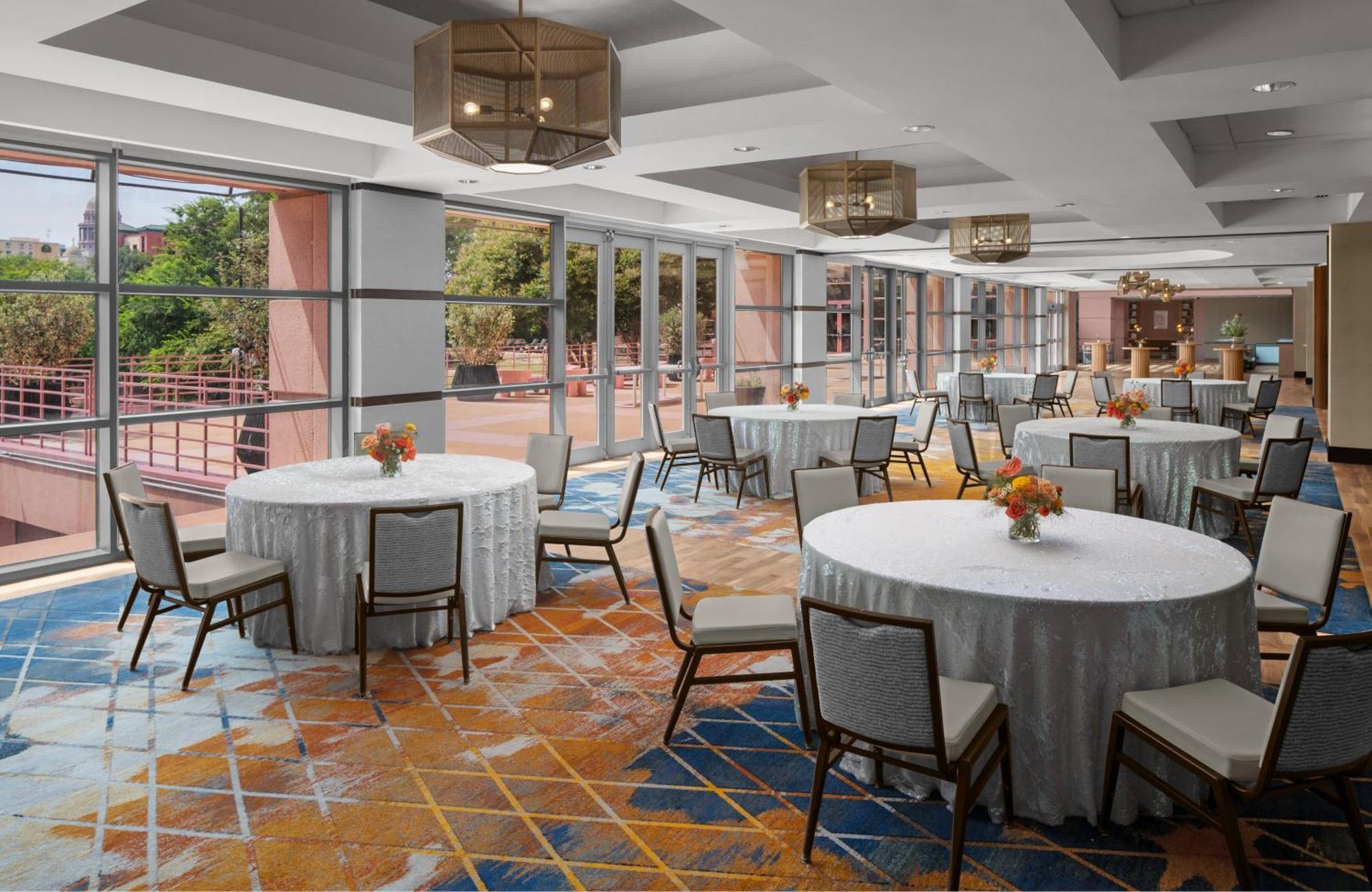 Downright Austin, A Renaissance Hotel Exterior foto