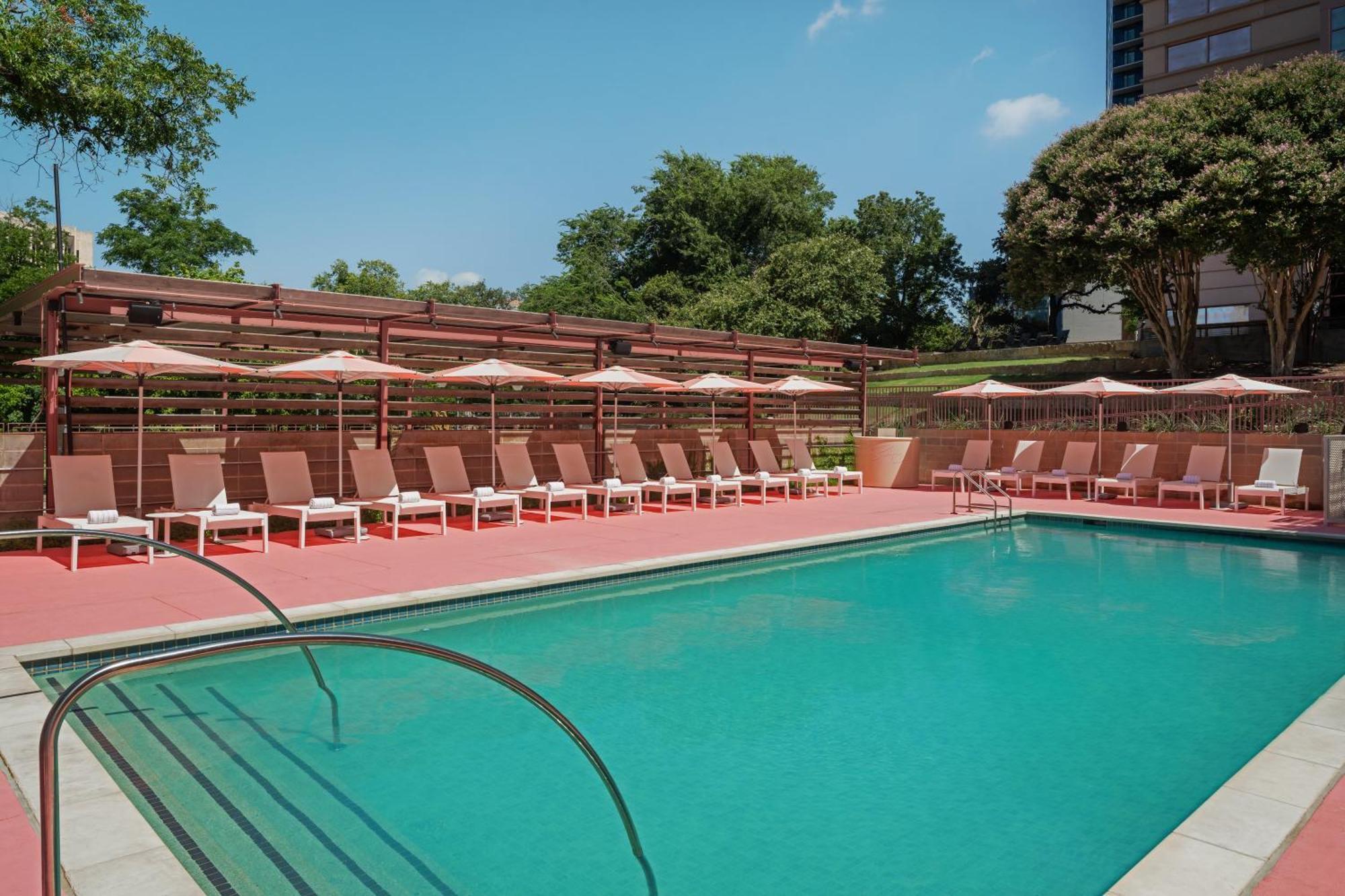 Downright Austin, A Renaissance Hotel Exterior foto