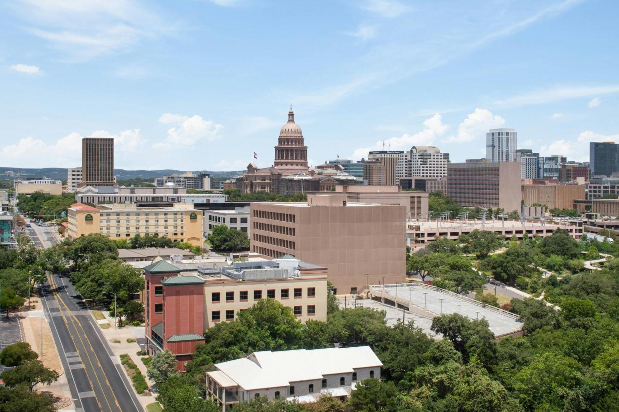 Downright Austin, A Renaissance Hotel Exterior foto